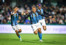 Grêmio vence Coritiba por 1 a 0, ultrapassa Corinthians e acirra luta contra o rebaixamento
