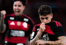 Flamengo vence Atlético-MG por 3 a 2 com gol no fim e retoma liderança do Brasileirão