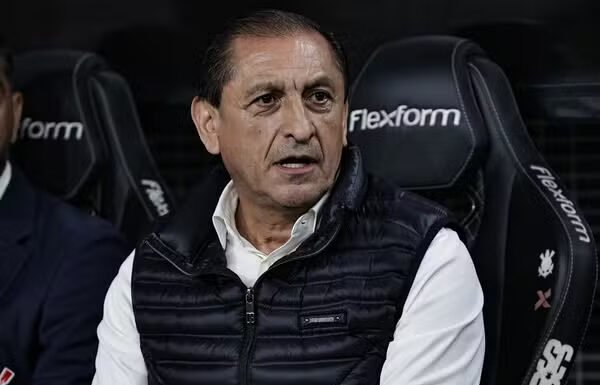 Corinthians negocia retorno de Ramón Díaz antes do Dérbi contra o Palmeiras