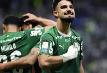 Palmeiras goleia Corinthians por 4 a 1 no Dérbi e segue na perseguição ao Flamengo