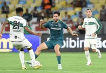 Savarino faz três, Fluminense goleia Coritiba e assume terceiro lugar no Brasileirão
